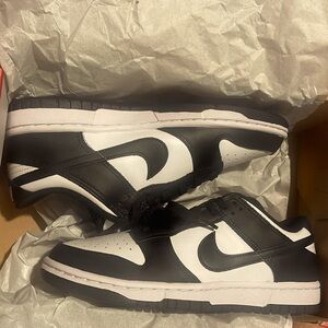 White/Black Nike Dunk 8.5 W (7M)